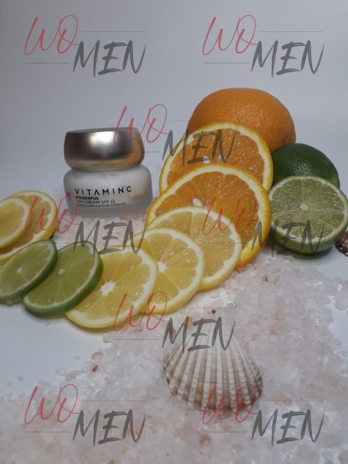 Spēcīgs dienas krēms SPF 15 ar C vitamīnu